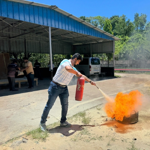 ISI Marked Fire Extinguisher